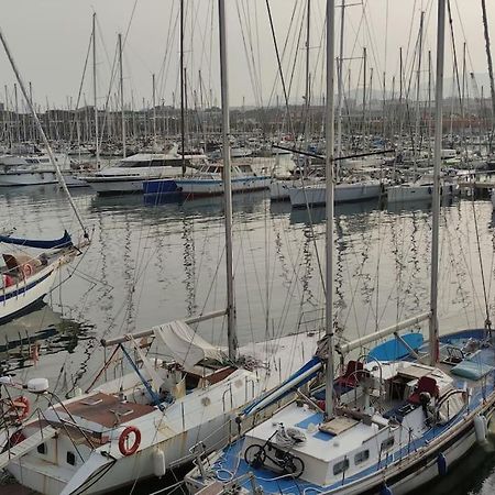 Precioso Barco En Barcelona Badalona Exterior foto
